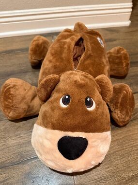 Stuffies 2011 Bravo The Bear 20” Plush w/7 Hidden Storages, Super Soft